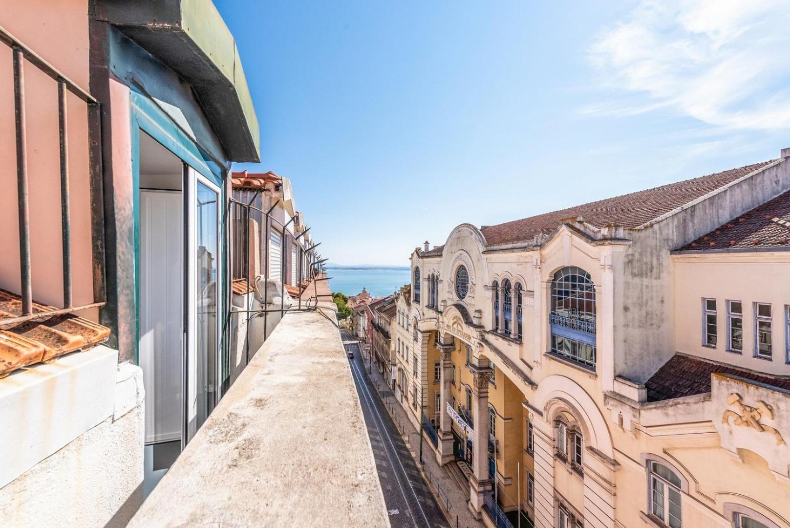 Appartamento Guestready - Porta De Alfama, For Up To 6 Guests! Lisbona Esterno foto